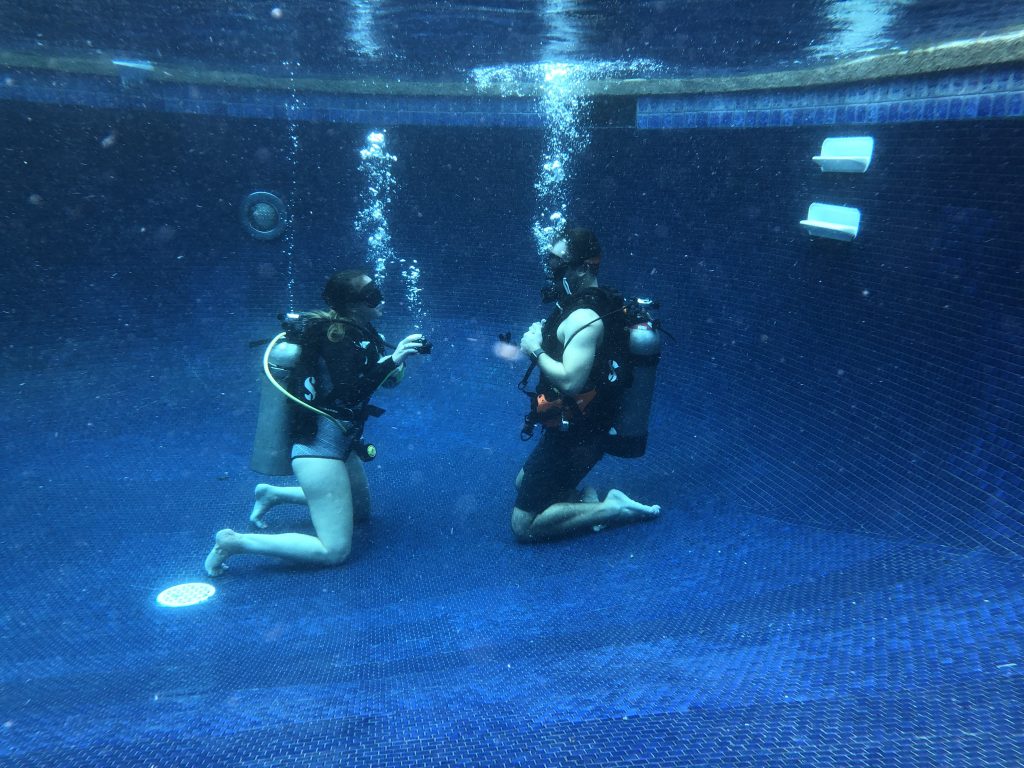 Learn to scuba dive in Hawaii with this beginner scuba diving class!