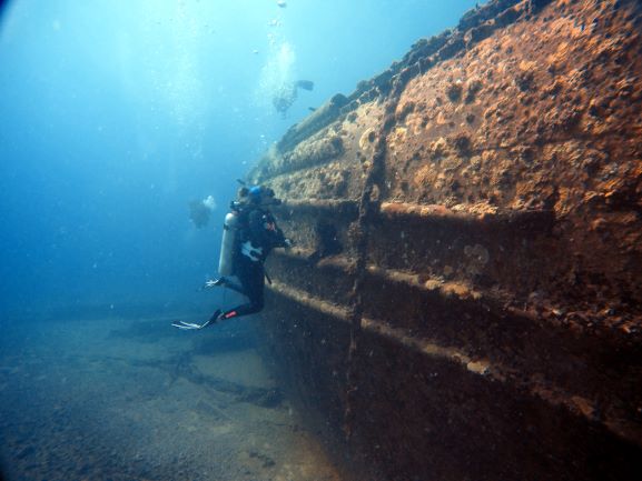 Wreck - Navy Tug - diver - teresa