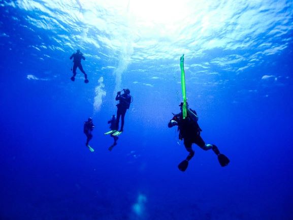divers - drift diver -smb