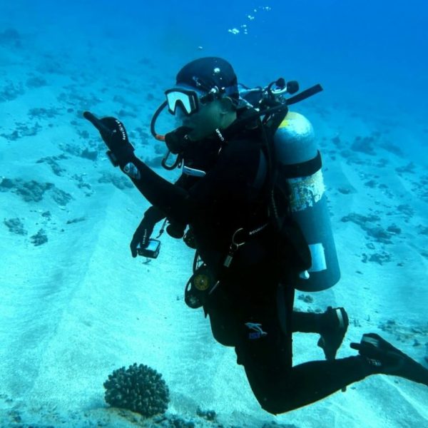 Aaron's Dive Shop Oahu's Best Dive Shop!